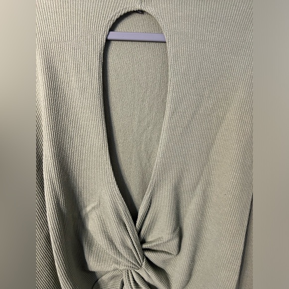 Buckle Black Green Keyhole Back Sweater Size Medium. Excellent Condition! - Picture 5 of 9